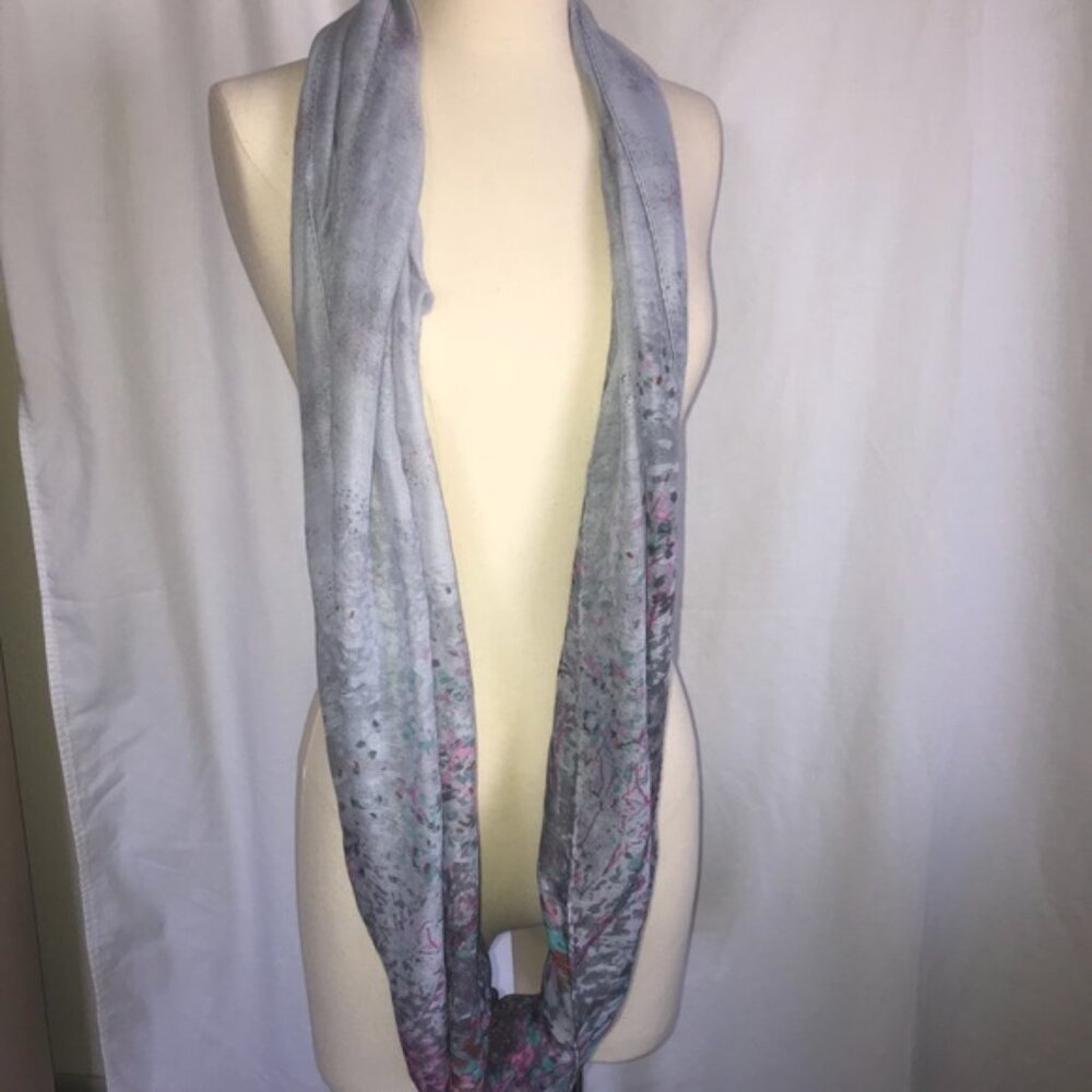 Infinity gray scarf - Picture 2 of 2